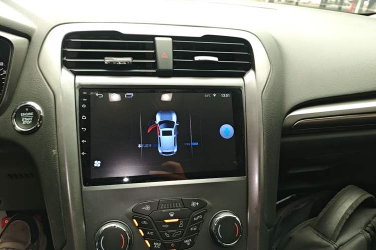 Used Ford Mondeo 2018 EcoBoost 200 Smart Control Fashion Model China VI Standard Audio And AC Panel