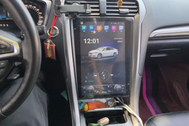 Used Ford Mondeo 2018 EcoBoost 180 Smart Control Fashion Model China VI Standard Audio And AC Panel