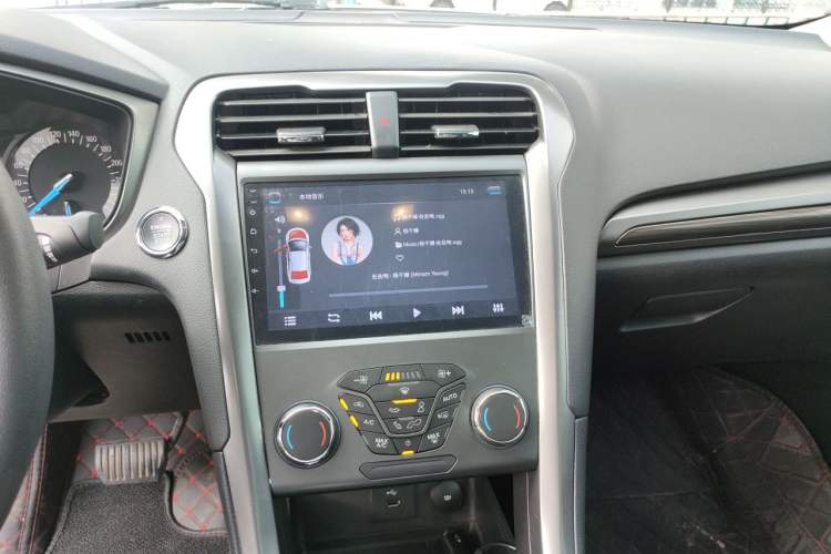 Used Ford Mondeo 2018 EcoBoost 200 Smart Control Fashion Model China V Standard Audio And AC Panel