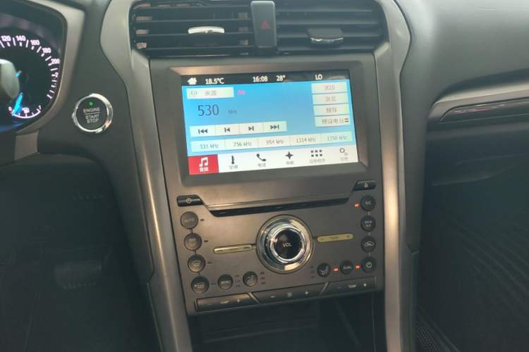 Used Ford Mondeo 2018 EcoBoost 180 Smart Control Fashion Model China VI Standard Audio And AC Panel