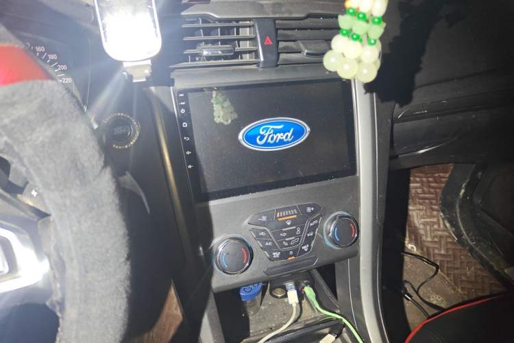 Used Ford Mondeo 2018 EcoBoost 180 Fashion Edition Audio And AC Panel