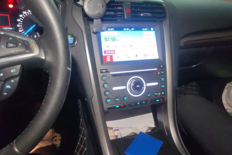 Used Ford Mondeo 2018 EcoBoost 180 Smart Control Fashion Model China V Standard Audio And AC Panel