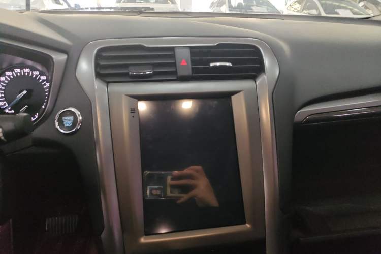 Used Ford Mondeo 2018 EcoBoost 180 Smart Control Fashion Model China V Standard Audio And AC Panel