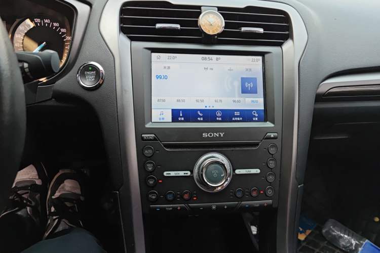 Used Ford Mondeo 2018 EcoBoost 200 Smart Control Fashion Model China V Standard Audio And AC Panel