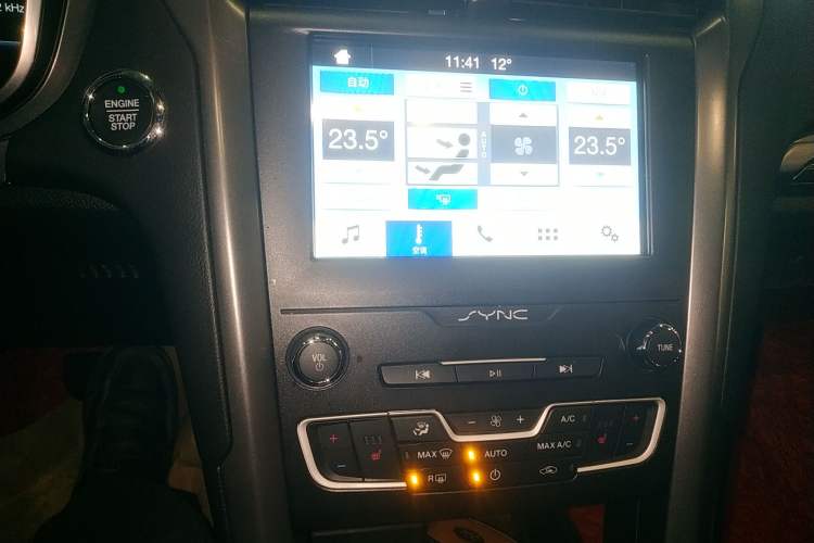Used Ford Mondeo 2018 EcoBoost 180 SmartControl Luxury Model China V Standard Audio And AC Panel