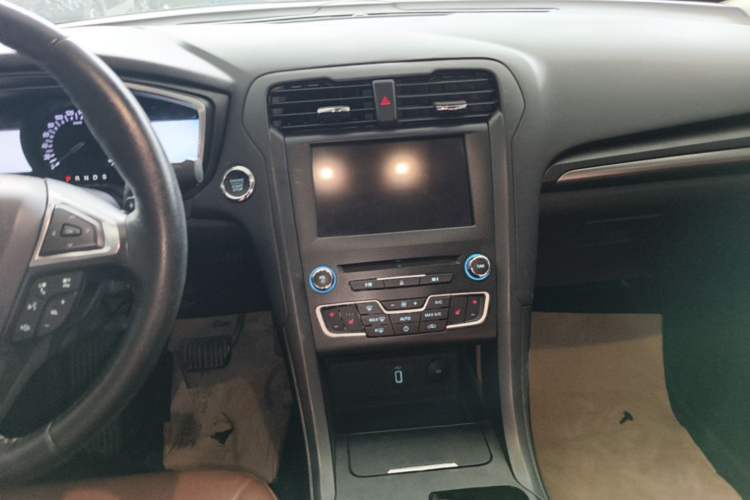 Used Ford Mondeo 2018 EcoBoost 180 Cognac Special Edition Audio And AC Panel
