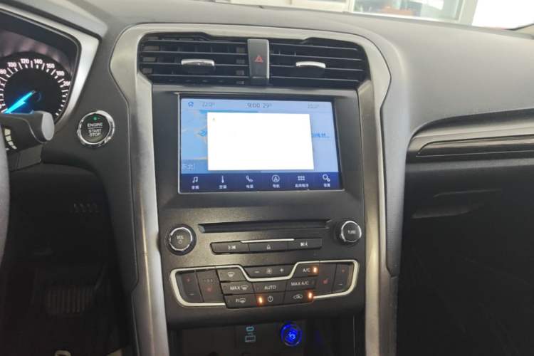 Used Ford Mondeo 2018 EcoBoost 180 Smart Control Fashion Model China V Standard Audio And AC Panel