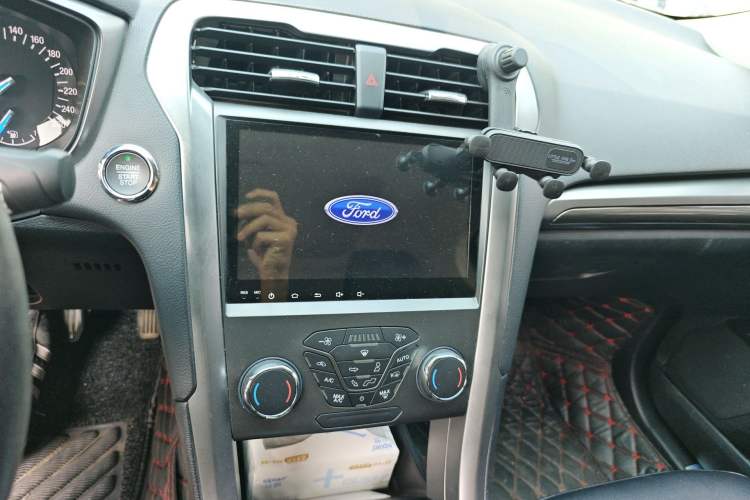 Used Ford Mondeo 2018 EcoBoost 180 Smart Control Fashion Model China V Standard Audio And AC Panel