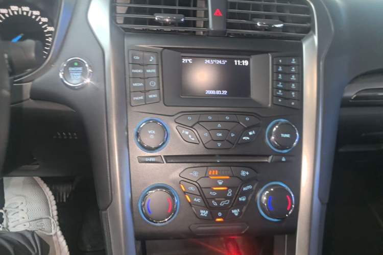 Used Ford Mondeo 2018 EcoBoost 200 Stylish Model Audio And AC Panel