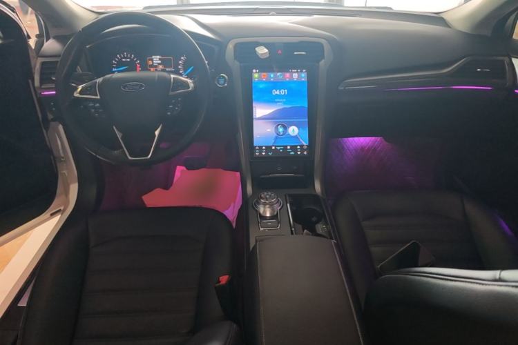 Used Ford Mondeo 2018 EcoBoost 180 Smart Control Fashion Model China VI Standard Center Console