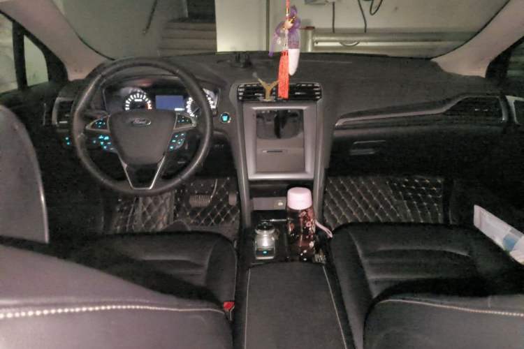 Used Ford Mondeo 2018 EcoBoost 180 Smart Control Fashion Model China V Standard Center Console