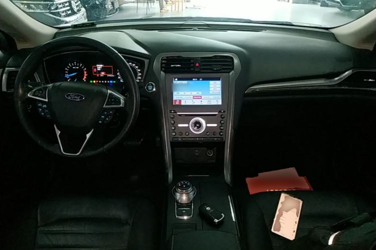 Used Ford Mondeo 2018 EcoBoost 180 Fashion Edition Center Console