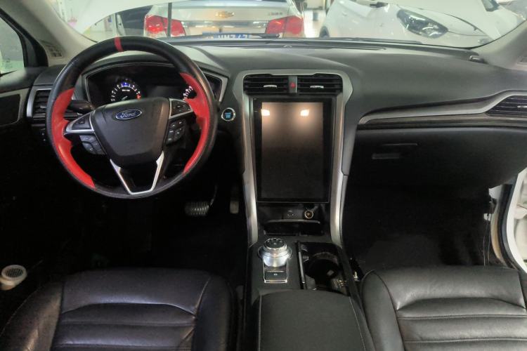 Used Ford Mondeo 2018 EcoBoost 180 Fashion Edition Center Console