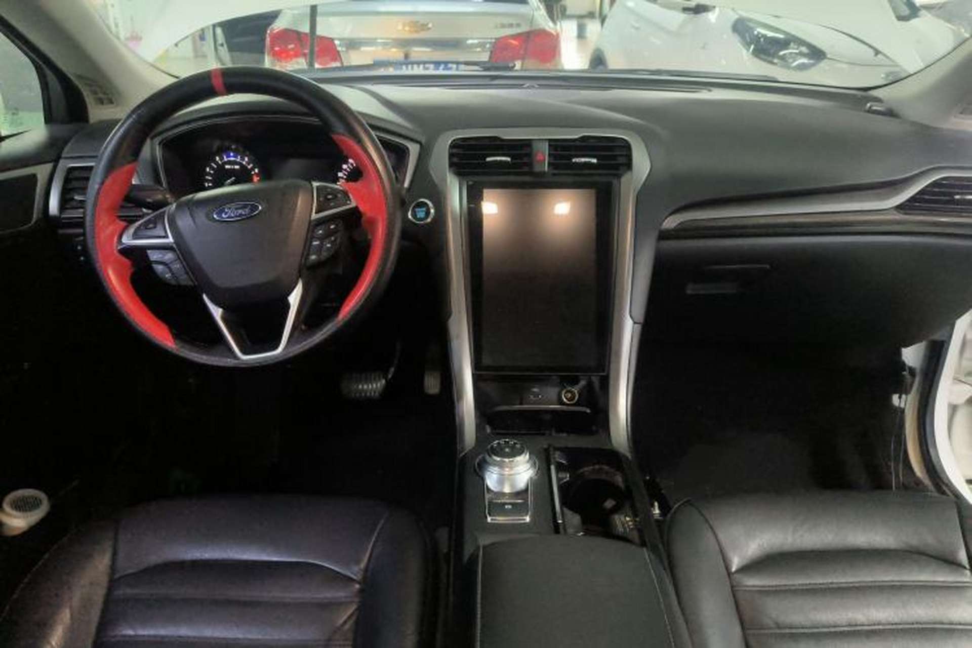 Used Ford Mondeo 2018 EcoBoost 180 Fashion Edition Center Console