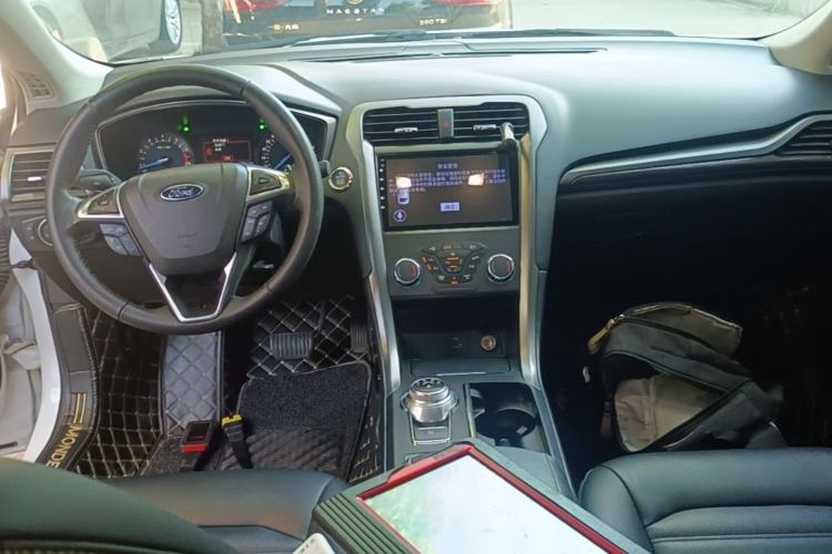 Used Ford Mondeo 2018 EcoBoost 180 Fashion Edition Center Console