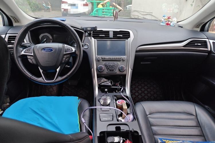 Used Ford Mondeo 2018 EcoBoost 200 Stylish Model Center Console