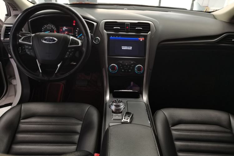 Used Ford Mondeo 2018 EcoBoost 180 Smart Control Fashion Model China VI Standard Center Console