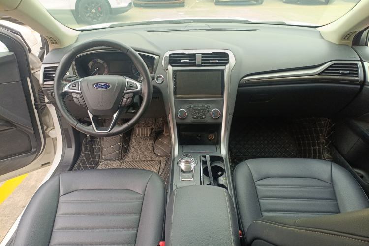 Used Ford Mondeo 2018 EcoBoost 180 Smart Control Fashion Model China VI Standard Center Console