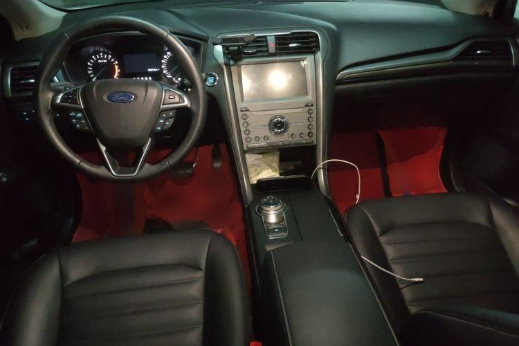 Used Ford Mondeo 2018 EcoBoost 180 Smart Control Fashion Model China VI Standard Center Console