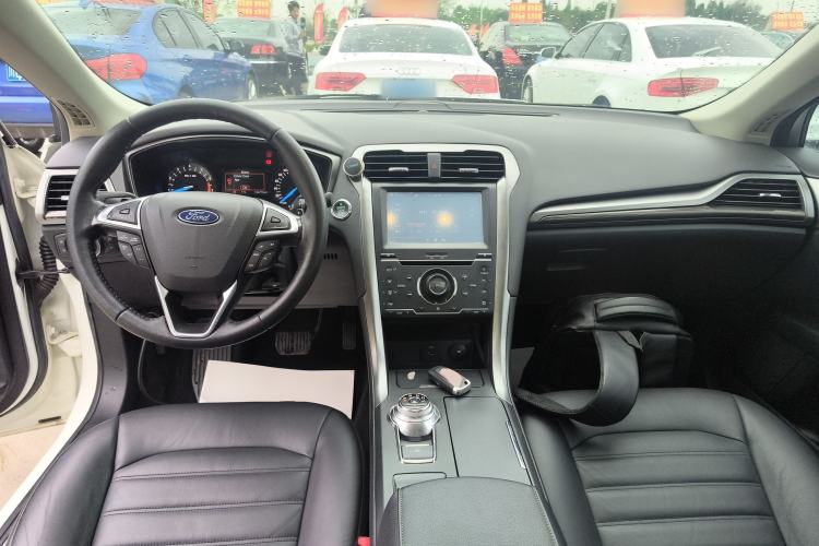 Used Ford Mondeo 2018 EcoBoost 180 Fashion Edition Center Console