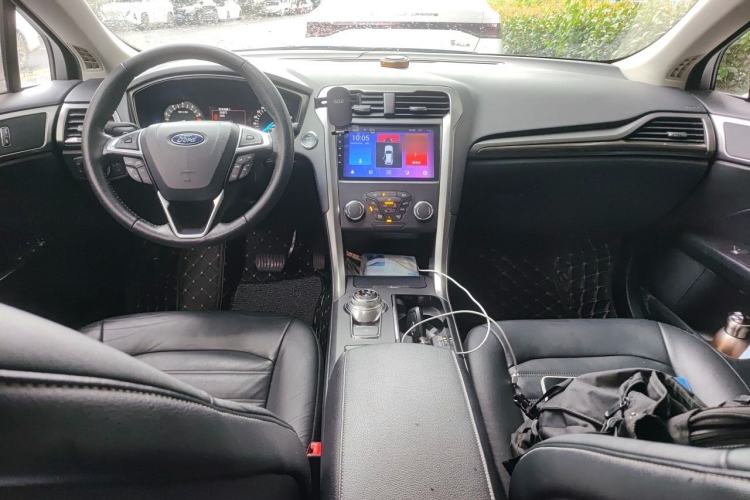 Used Ford Mondeo 2018 EcoBoost 180 Fashion Edition Center Console