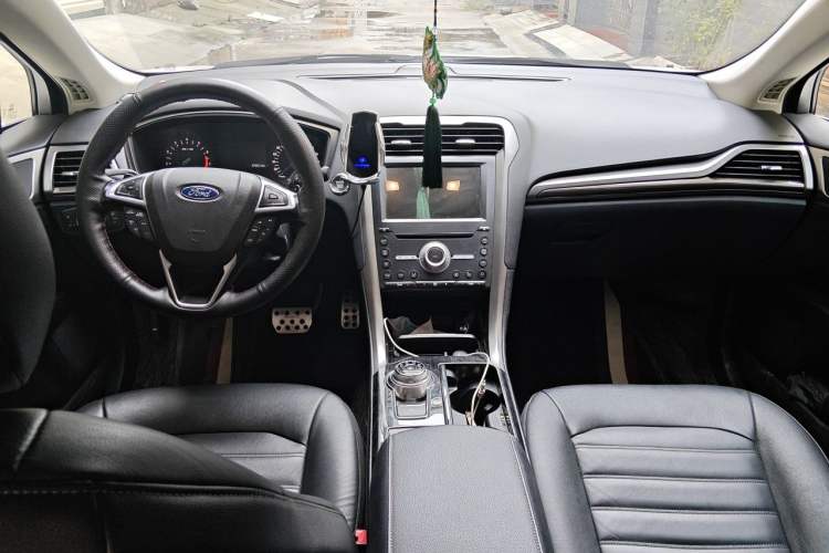 Used Ford Mondeo 2018 EcoBoost 200 Smart Control Fashion Model China V Standard Center Console