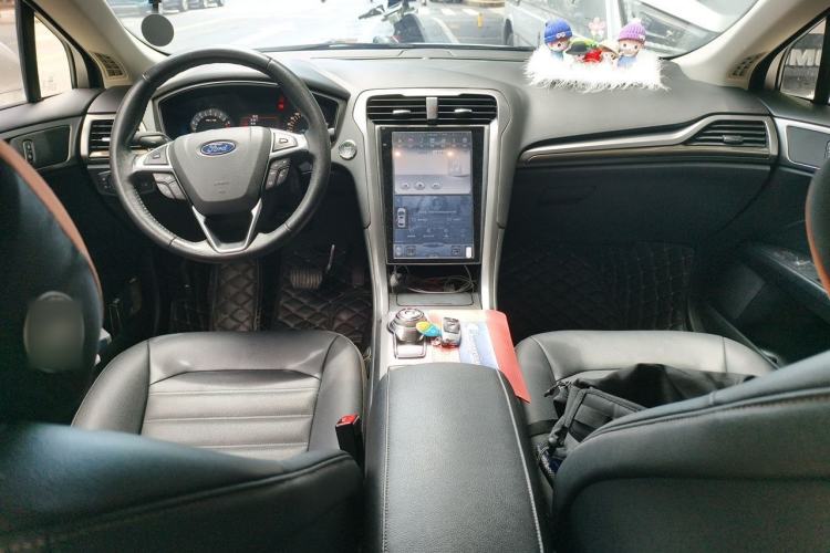Used Ford Mondeo 2018 EcoBoost 180 Smart Control Fashion Model China VI Standard Center Console