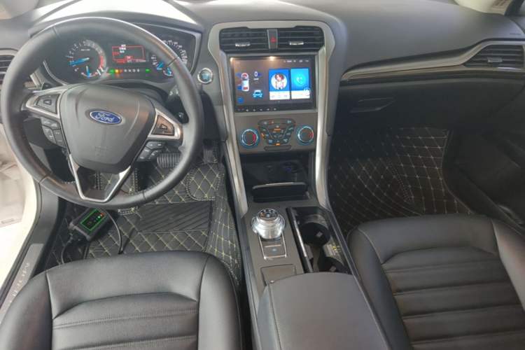 Used Ford Mondeo 2018 EcoBoost 200 Smart Control Fashion Model China VI Standard Center Console