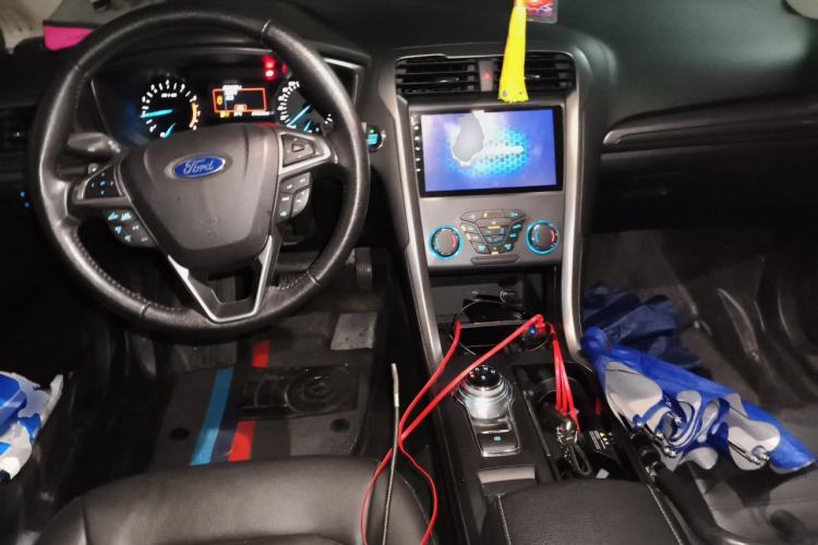 Used Ford Mondeo 2018 EcoBoost 180 Fashion Edition Center Console