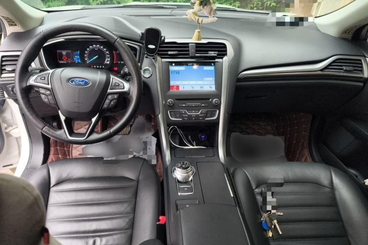 Used Ford Mondeo 2018 EcoBoost 200 Luxury Model Center Console