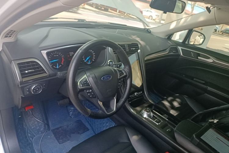 Used Ford Mondeo 2018 EcoBoost 180 Smart Control Fashion Model China VI Standard Center Console