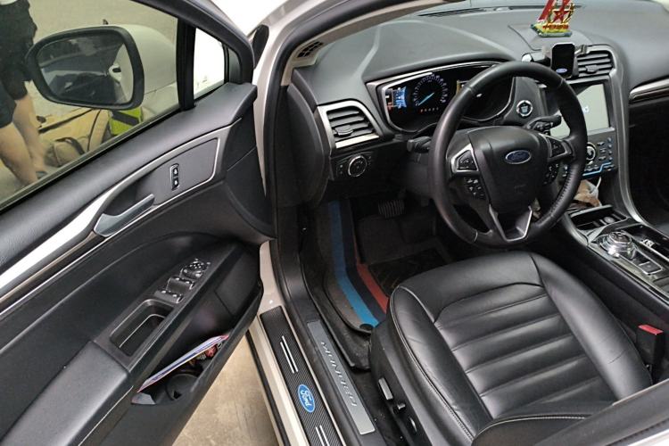 Used Ford Mondeo 2018 EcoBoost 200 Luxury Model Driver Seat