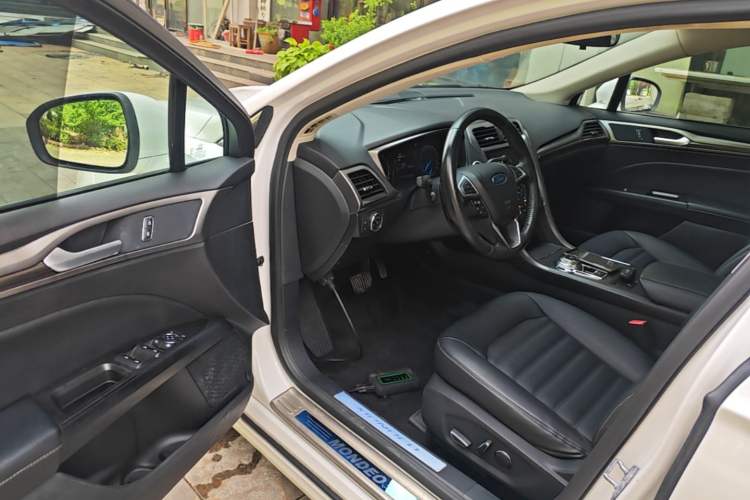 Used Ford Mondeo 2018 EcoBoost 180 Smart Control Fashion Model China VI Standard Driver Seat