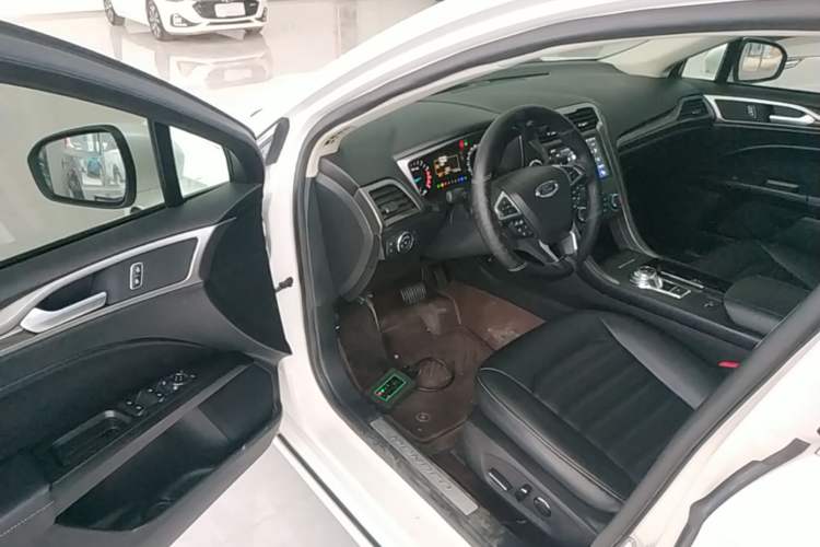 Used Ford Mondeo 2018 EcoBoost 180 Smart Control Fashion Model China V Standard Driver Seat