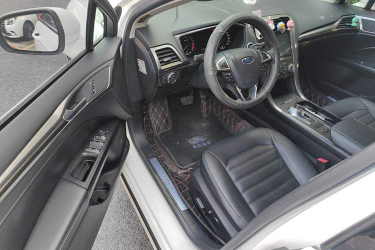 Used Ford Mondeo 2018 EcoBoost 180 Fashion Edition Driver Seat