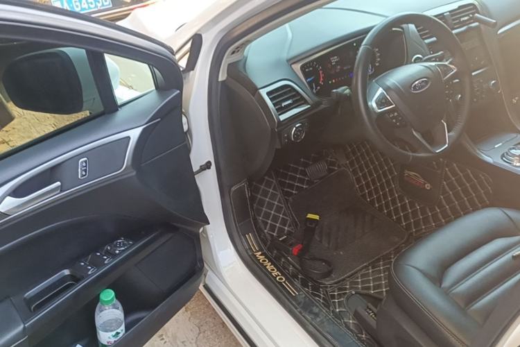 Used Ford Mondeo 2018 EcoBoost 180 Fashion Edition Driver Seat