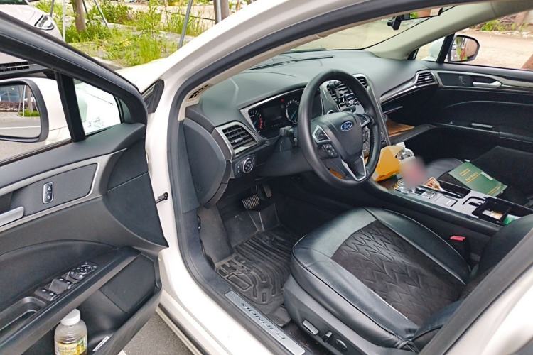 Used Ford Mondeo 2018 EcoBoost 180 Fashion Edition Driver Seat
