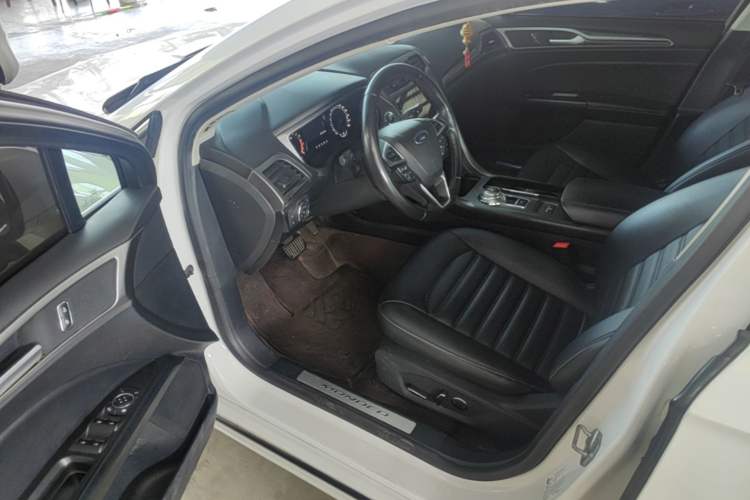 Used Ford Mondeo 2018 EcoBoost 180 Smart Control Fashion Model China VI Standard Driver Seat