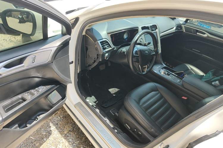 Used Ford Mondeo 2018 EcoBoost 180 Smart Control Fashion Model China V Standard Driver Seat
