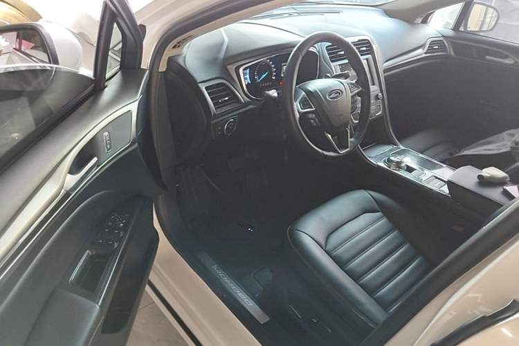 Used Ford Mondeo 2018 EcoBoost 200 Smart Control Luxury Model China VI Standard Driver Seat
