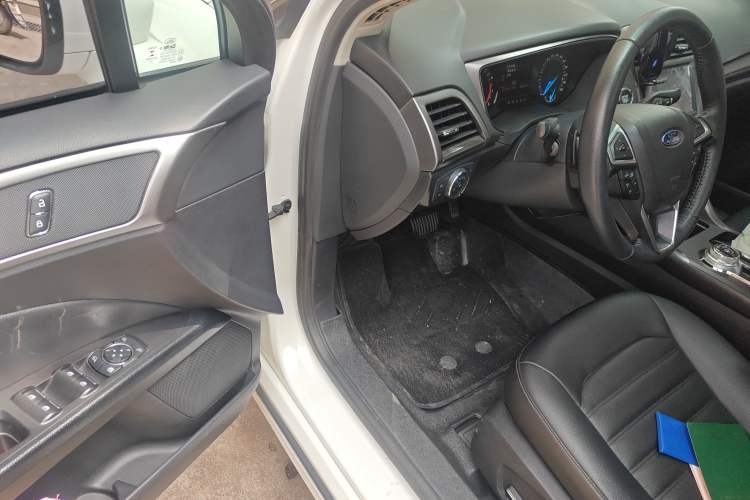 Used Ford Mondeo 2018 EcoBoost 200 Smart Control Fashion Model China VI Standard Driver Seat