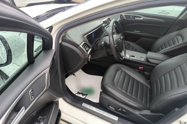 Used Ford Mondeo 2018 EcoBoost 180 Fashion Edition Driver Seat