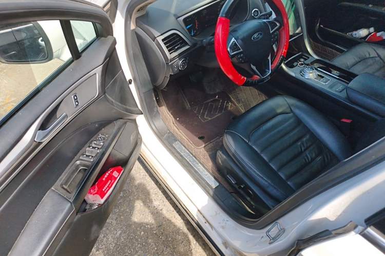 Used Ford Mondeo 2018 EcoBoost 180 Fashion Edition Driver Seat