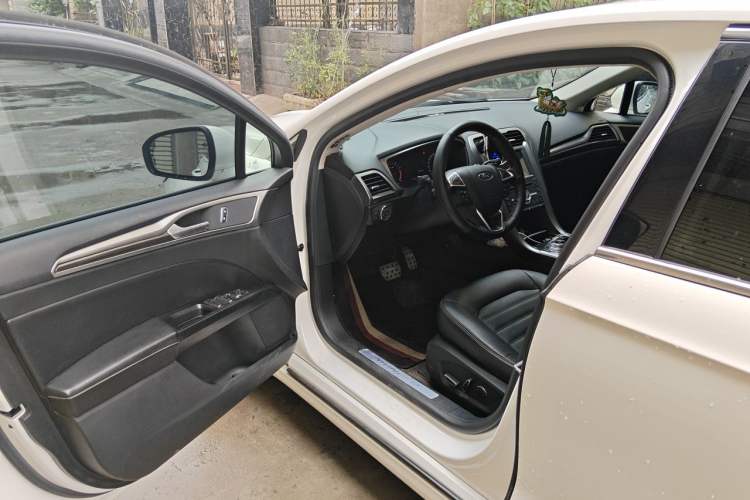 Used Ford Mondeo 2018 EcoBoost 200 Smart Control Fashion Model China V Standard Driver Seat