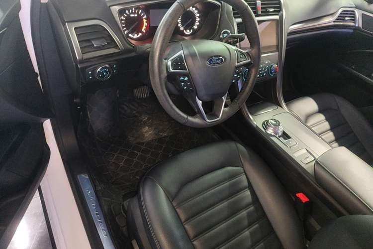 Used Ford Mondeo 2018 EcoBoost 200 Smart Control Fashion Model China V Standard Driver Seat