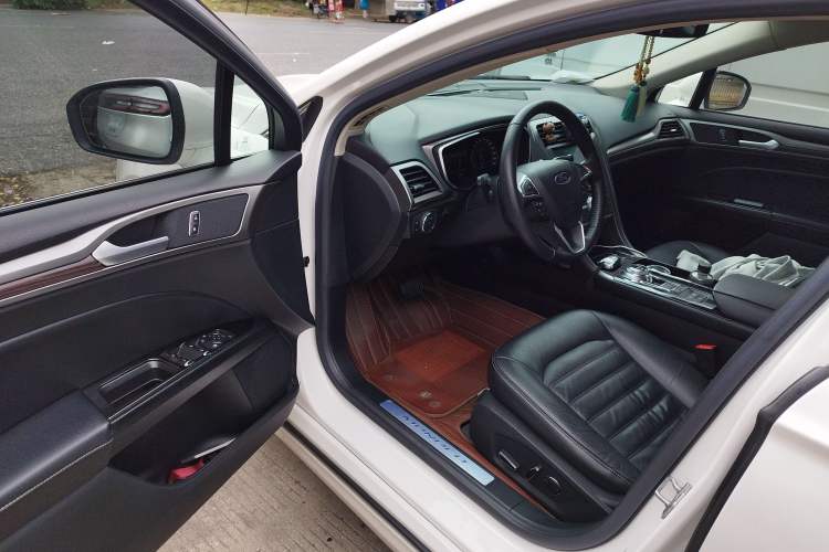 Used Ford Mondeo 2018 EcoBoost 200 Luxury Model Driver Seat
