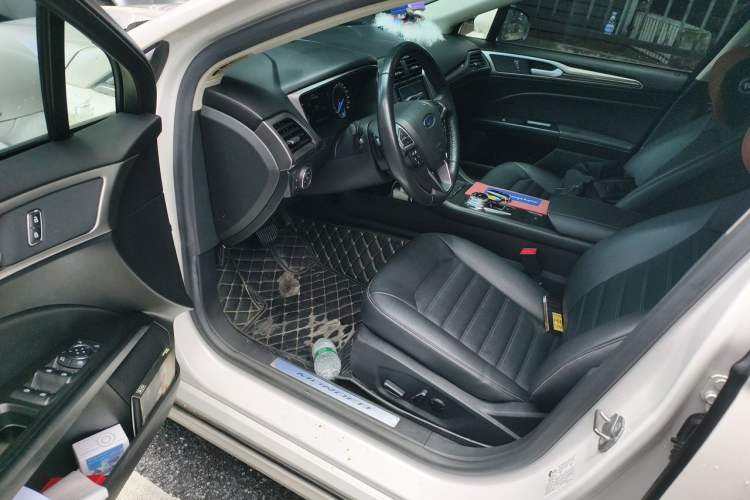Used Ford Mondeo 2018 EcoBoost 180 Smart Control Fashion Model China VI Standard Driver Seat