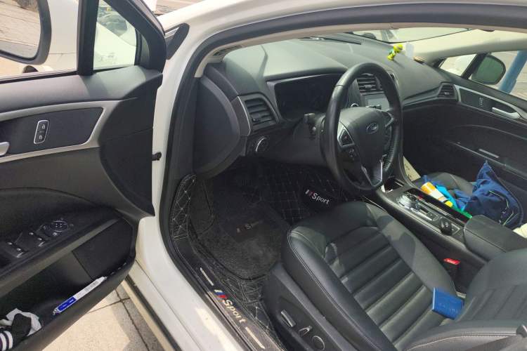 Used Ford Mondeo 2018 EcoBoost 180 Smart Control Fashion Model China VI Standard Driver Seat