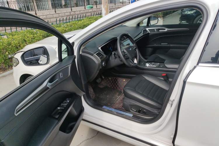 Used Ford Mondeo 2018 EcoBoost 200 Smart Control Fashion Model China V Standard Driver Seat