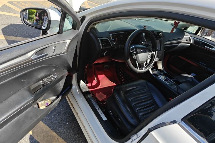 Used Ford Mondeo 2018 EcoBoost 200 Stylish Model Driver Seat